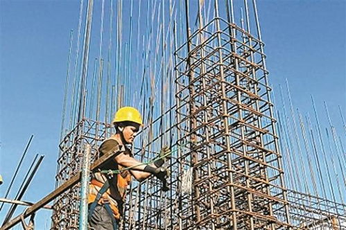 配備防暑降溫用品 合理安排施工時(shí)間 羅湖407米超高建筑節(jié)節(jié)攀升年底封頂