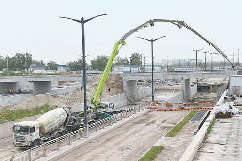 龍翔大道西延工程建設正酣